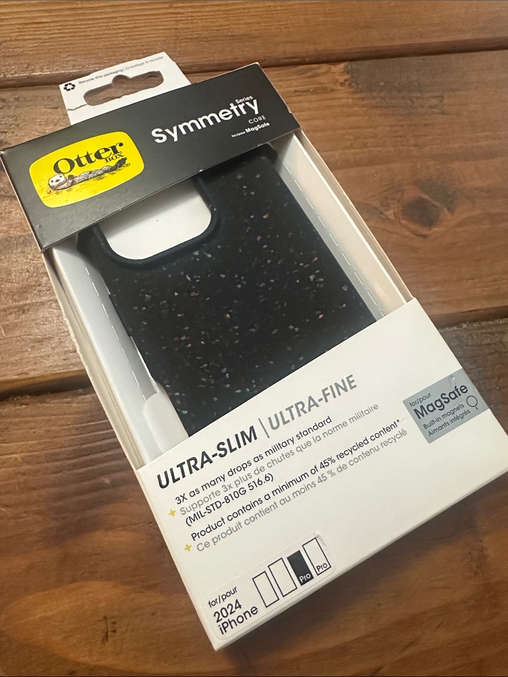 OtterBox Symmetry Series MagSafe Case